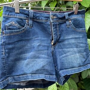 Royalty for me wanna betta butt shorts